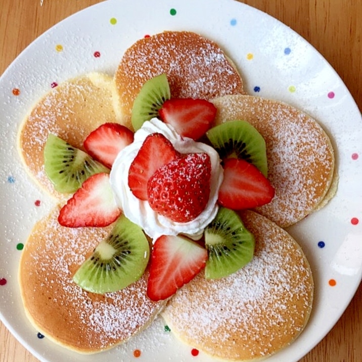 子供が喜ぶ♪お花咲く♡フルーツパンケーキ